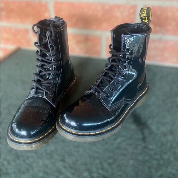 Dr Martens 1460 8 eye  patent leather boots - Picture 3 of 16